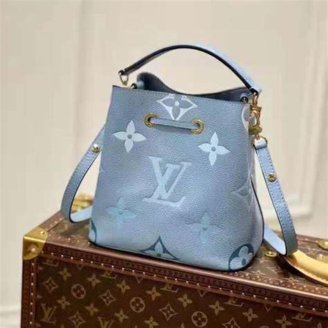 Néonoé leather handbag Louis Vuitton Blue in Leather 